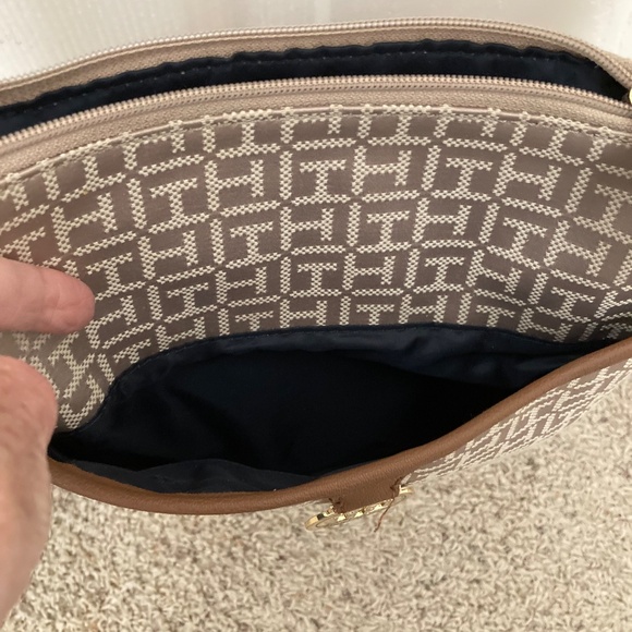 Tommy Hilfiger crossbody - Picture 5 of 7